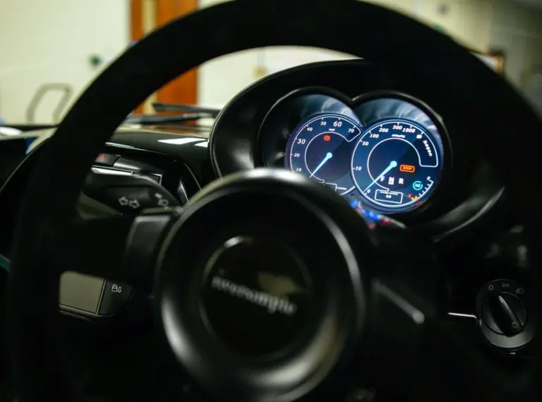 lenkradinnenraum riversimple rasa Wasserstoffauto