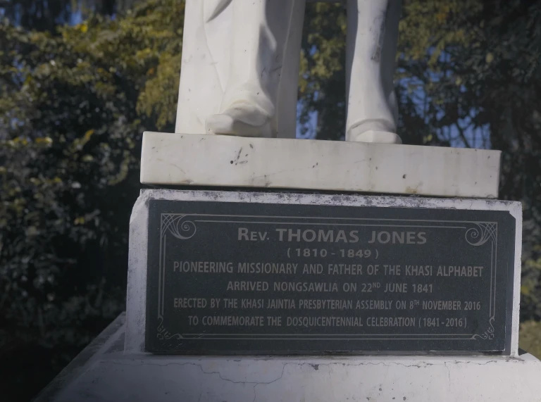 Inscription on a statue of Thomas Jones
