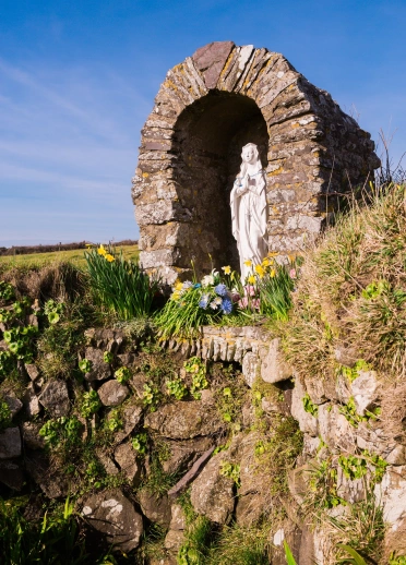 Un santuario en la Capilla de Non, Pembrokeshire.