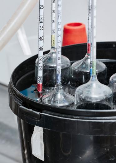Measuring apparatus in brewery
