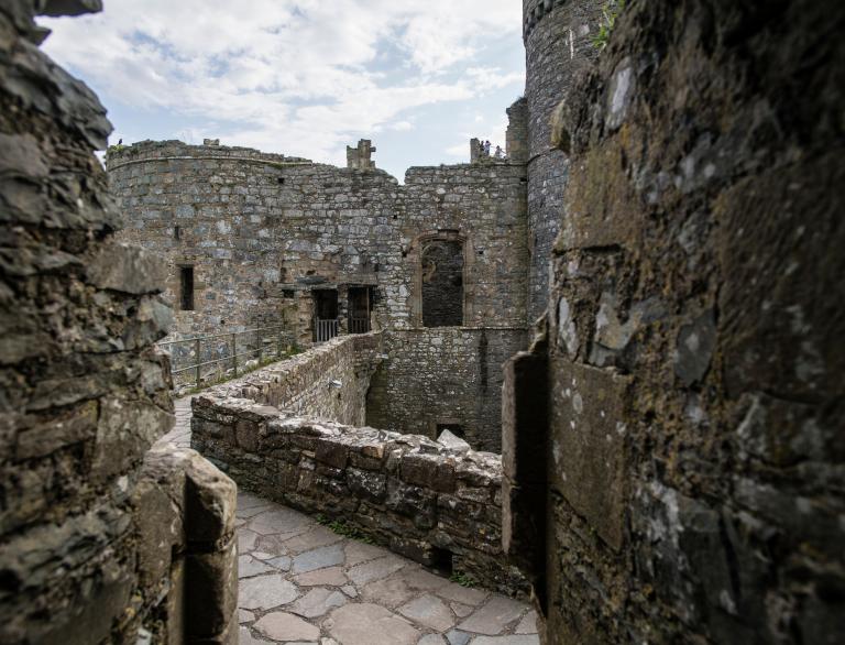 muriau'r castell, Castell Harlech 