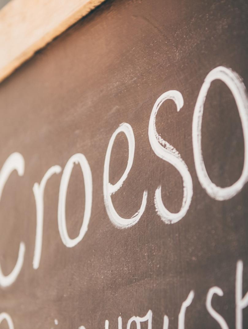 Croeso 'welcome'  written on a chalkboard